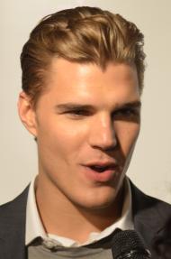 Chris Zylka Chris Zylka
